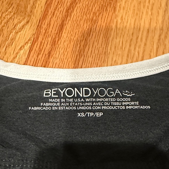 Beyond Yoga New Moves Space Dye Black and White Sports Bra Crop Top - Picture 4 of 5